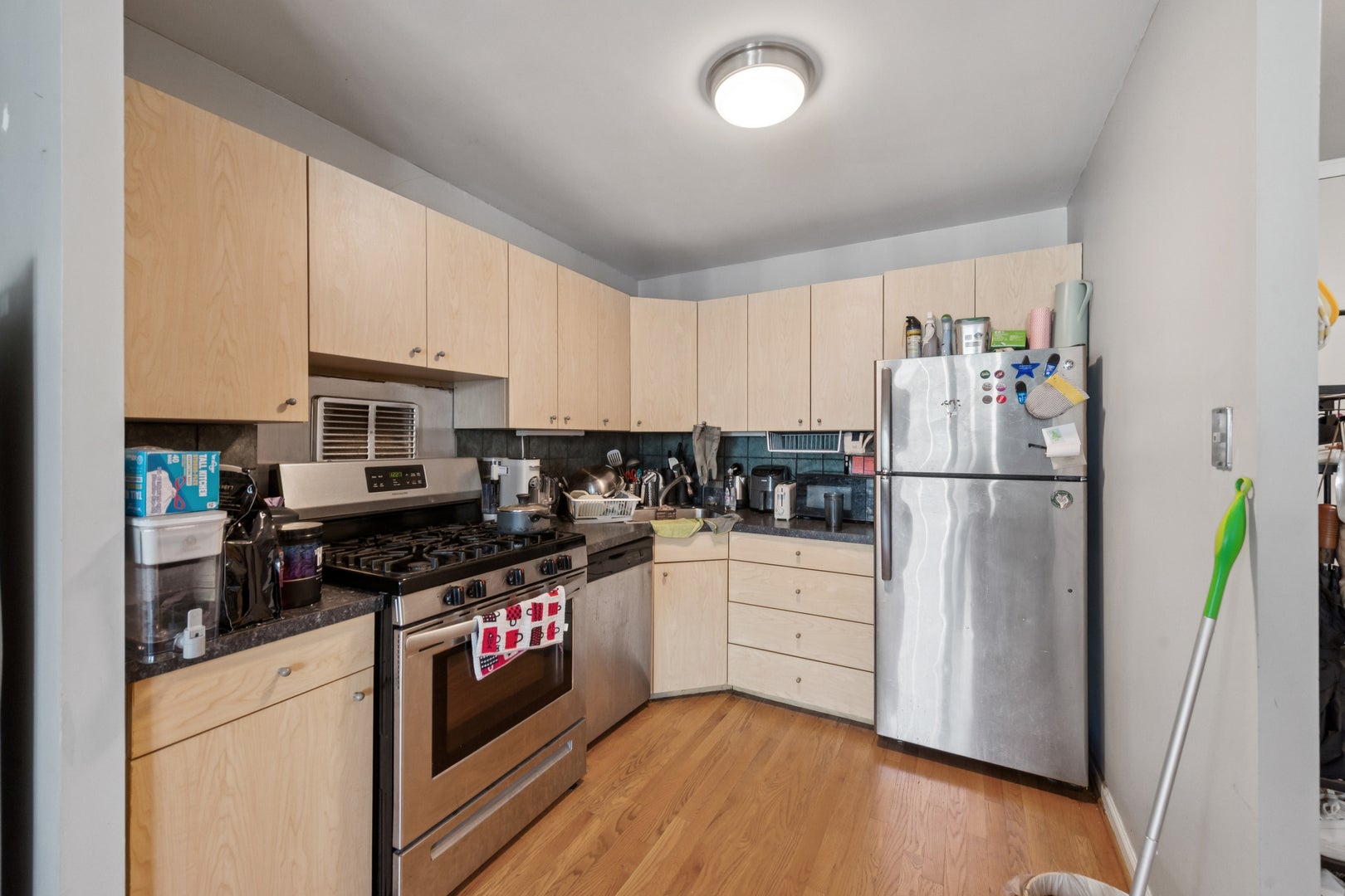 400 E RANDOLPH Street 3516