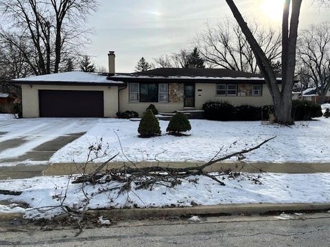 Photo of 525 Bunning Drive, Downers Grove, IL 60516 (MLS # 12540188)