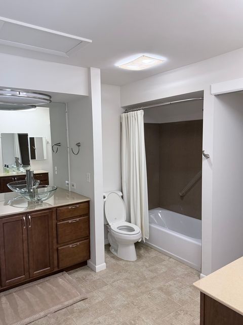 Tiny photo for 12 Kent Court, Willowbrook, IL 60527 (MLS # 12686679)