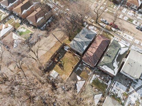 Tiny photo for 13059 S Buffalo Avenue, Chicago, IL 60633 (MLS # 12534270)