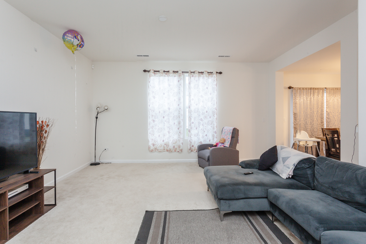 1437 CRIMSON Lane