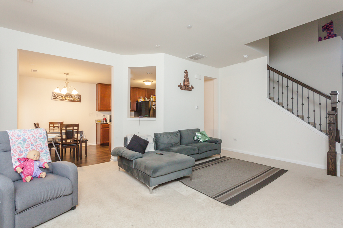 1437 CRIMSON Lane