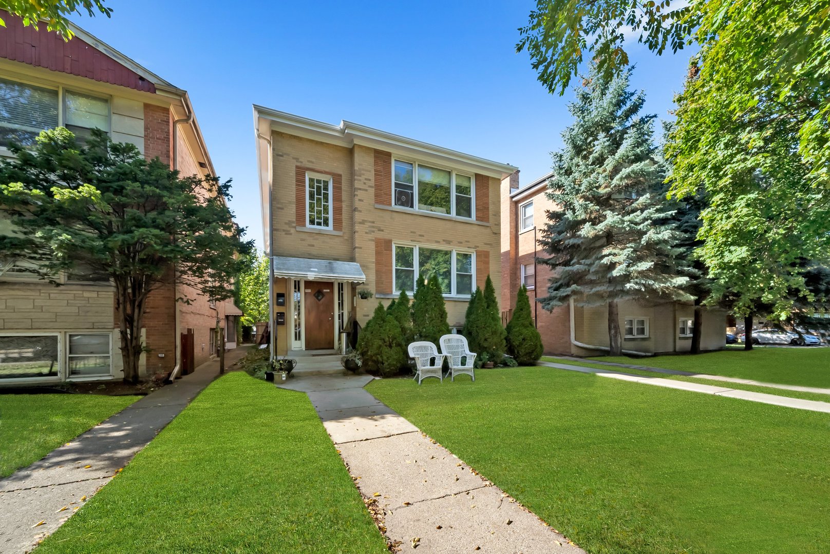 Photo 1 of 15 — 704 Florence Avenue, Evanston, IL 60202
