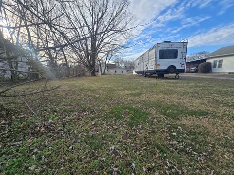 Tiny photo for 306 S Thomas Street, Christopher, IL 62822 (MLS # 12552728)