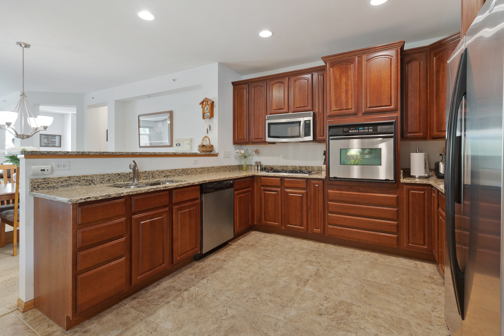 1385 SCARBORO Road 204