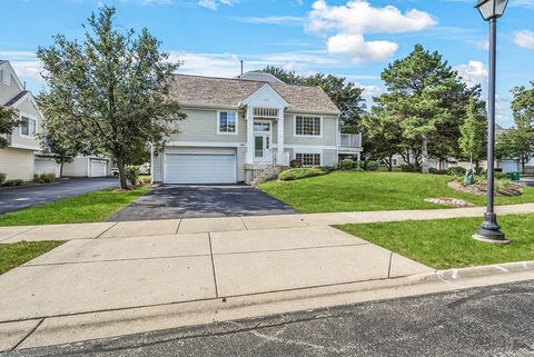 Tiny photo for 161 Lucerne Court, Wheeling, IL 60090 (MLS # 12491165)