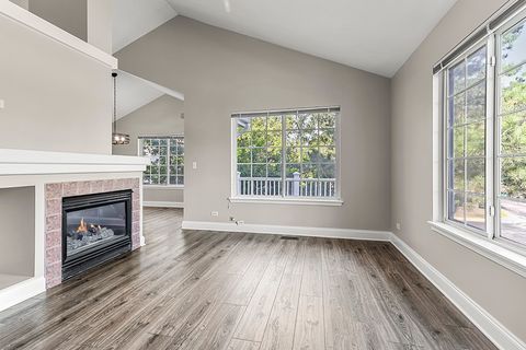 Tiny photo for 161 Lucerne Court, Wheeling, IL 60090 (MLS # 12491165)