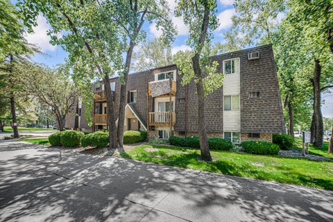 Tiny photo for 214 MADISON Street #2B, Joliet, IL 60435 (MLS # 12754885)