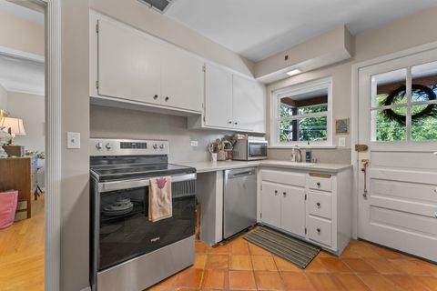 Tiny photo for 2135 Central Street #3W, Evanston, IL 60201 (MLS # 12477681)