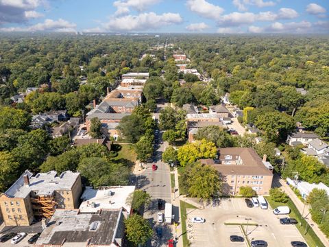 Tiny photo for 2135 Central Street #3W, Evanston, IL 60201 (MLS # 12477681)