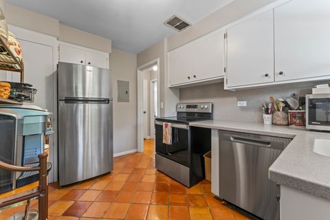 Tiny photo for 2135 Central Street #3W, Evanston, IL 60201 (MLS # 12477681)