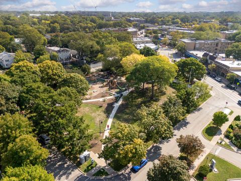 Tiny photo for 2135 Central Street #3W, Evanston, IL 60201 (MLS # 12477681)