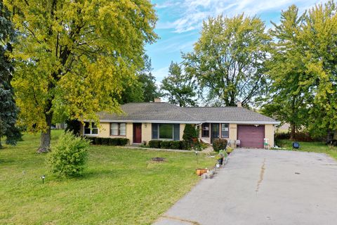Tiny photo for 2944 Lincoln Highway, Chicago Heights, IL 60411 (MLS # 12500402)