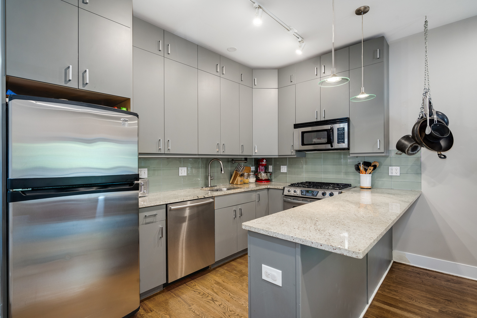 1958 W Byron Street 2