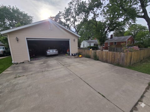 Tiny photo for 1640 N Prairie Avenue, Crest Hill, IL 60403 (MLS # 12639408)