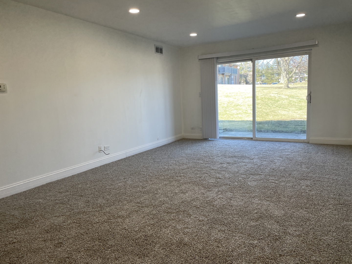 16W525 Mockingbird Lane 102