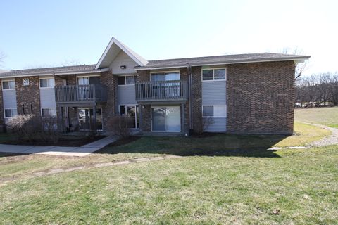 16W525 Mockingbird Lane 102 Willowbrook IL 60527