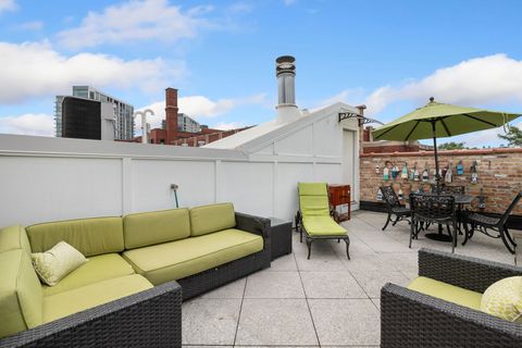 Tiny photo for 2312 N Geneva Terrace, Chicago, IL 60614 (MLS # 12494602)