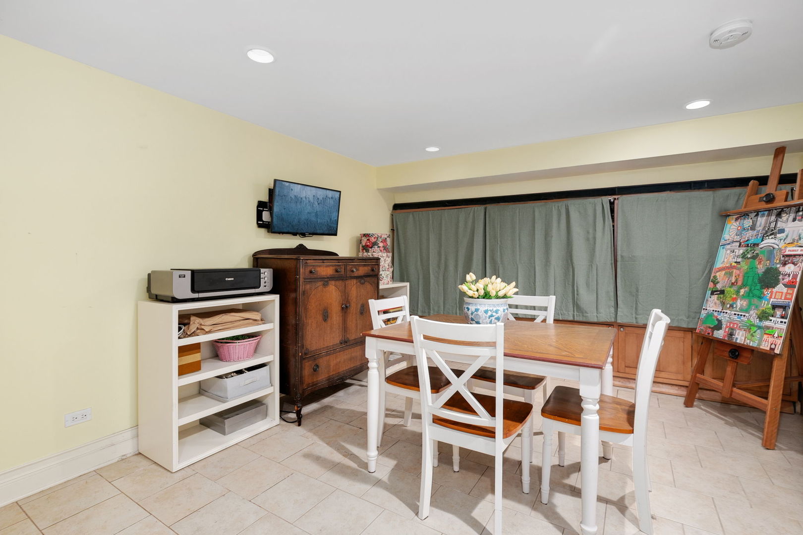 Chicago, Illinois 60614, United States, 4 Bedrooms Bedrooms, ,3 BathroomsBathrooms,Residential,Active,230721