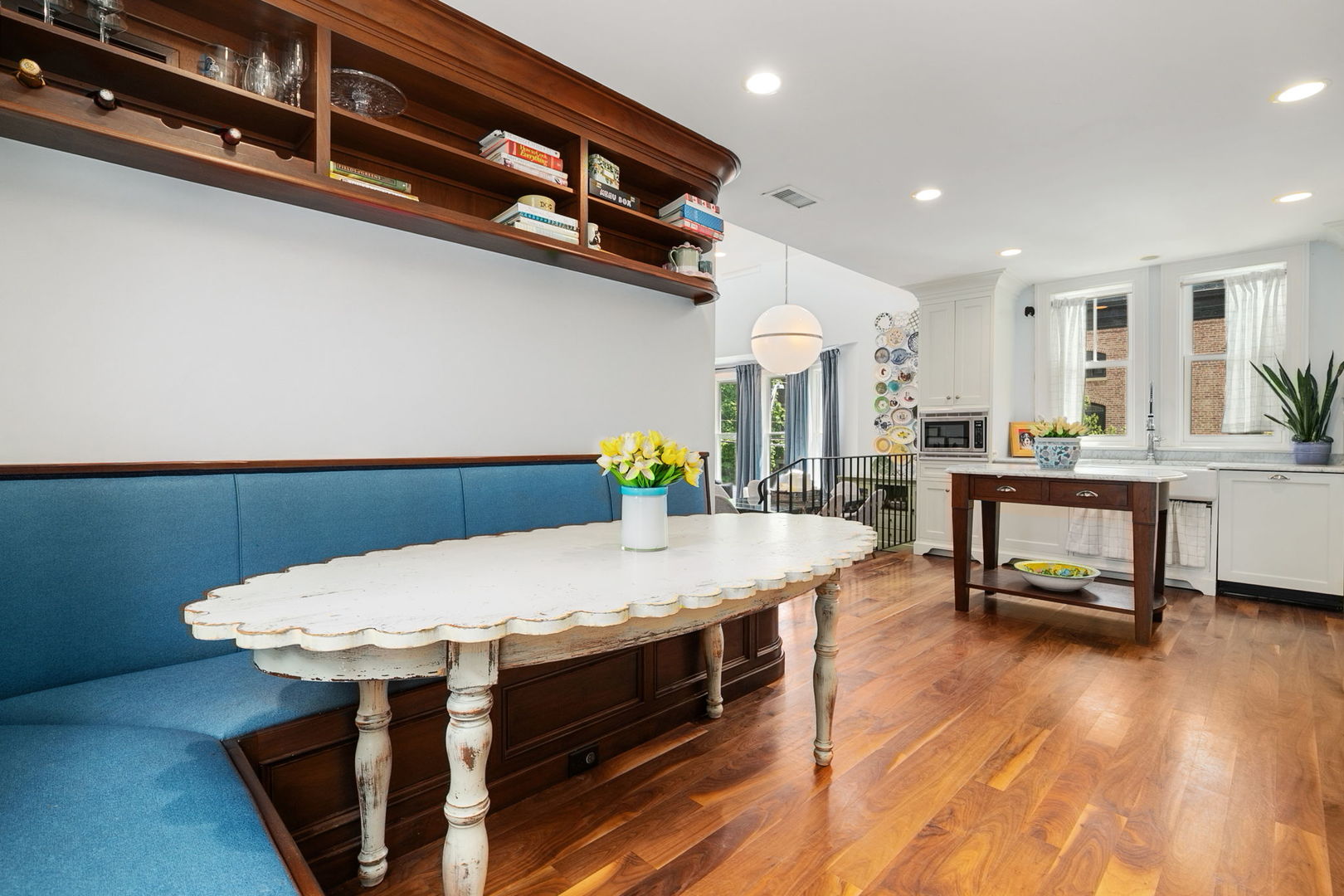 Chicago, Illinois 60614, United States, 4 Bedrooms Bedrooms, ,3 BathroomsBathrooms,Residential,Active,230721