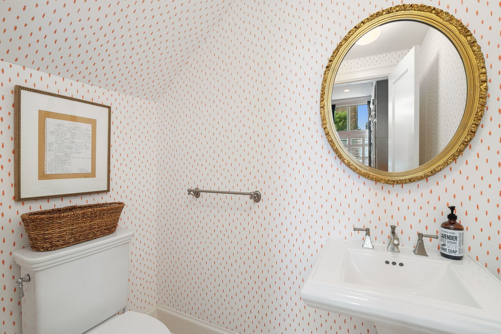 Chicago, Illinois 60614, United States, 4 Bedrooms Bedrooms, ,3 BathroomsBathrooms,Residential,Active,230721