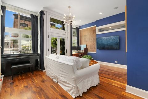 Tiny photo for 2312 N Geneva Terrace, Chicago, IL 60614 (MLS # 12494602)