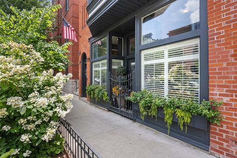 Tiny photo for 2312 N Geneva Terrace, Chicago, IL 60614 (MLS # 12494602)