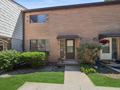 Photo of 1631 Bow Trail, Wheeling, IL 60090 (MLS # 12732912)