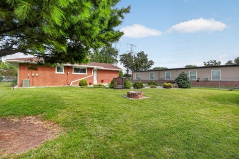 Tiny photo for 576 Dara James Road, Des Plaines, IL 60016 (MLS # 12714075)