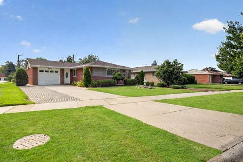 Tiny photo for 576 Dara James Road, Des Plaines, IL 60016 (MLS # 12714075)