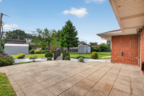 Tiny photo for 576 Dara James Road, Des Plaines, IL 60016 (MLS # 12714075)