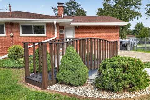 Tiny photo for 576 Dara James Road, Des Plaines, IL 60016 (MLS # 12714075)