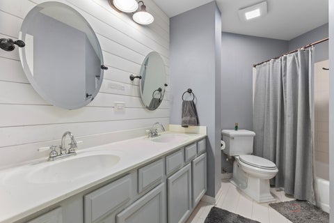 Tiny photo for 1679 N Stanwich Road, Vernon Hills, IL 60061 (MLS # 12669964)