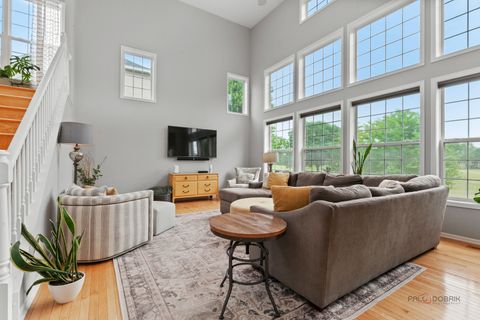 Tiny photo for 1679 N Stanwich Road, Vernon Hills, IL 60061 (MLS # 12669964)
