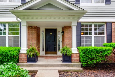 Tiny photo for 1679 N Stanwich Road, Vernon Hills, IL 60061 (MLS # 12669964)