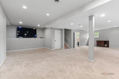 Tiny photo for 1679 N Stanwich Road, Vernon Hills, IL 60061 (MLS # 12669964)
