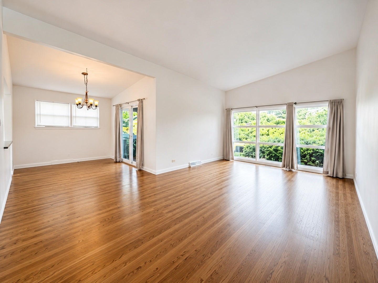 406 SUNSET Drive