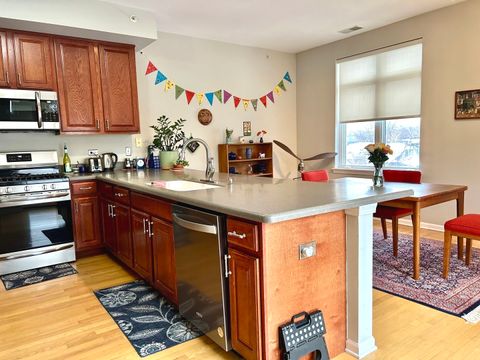 Tiny photo for 106 S Ridgeland Avenue #412, Oak Park, IL 60302 (MLS # 12568339)