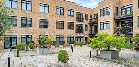 Tiny photo for 106 S Ridgeland Avenue #412, Oak Park, IL 60302 (MLS # 12568339)