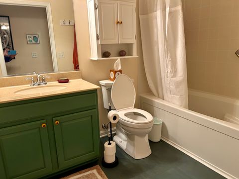 Tiny photo for 106 S Ridgeland Avenue #412, Oak Park, IL 60302 (MLS # 12568339)