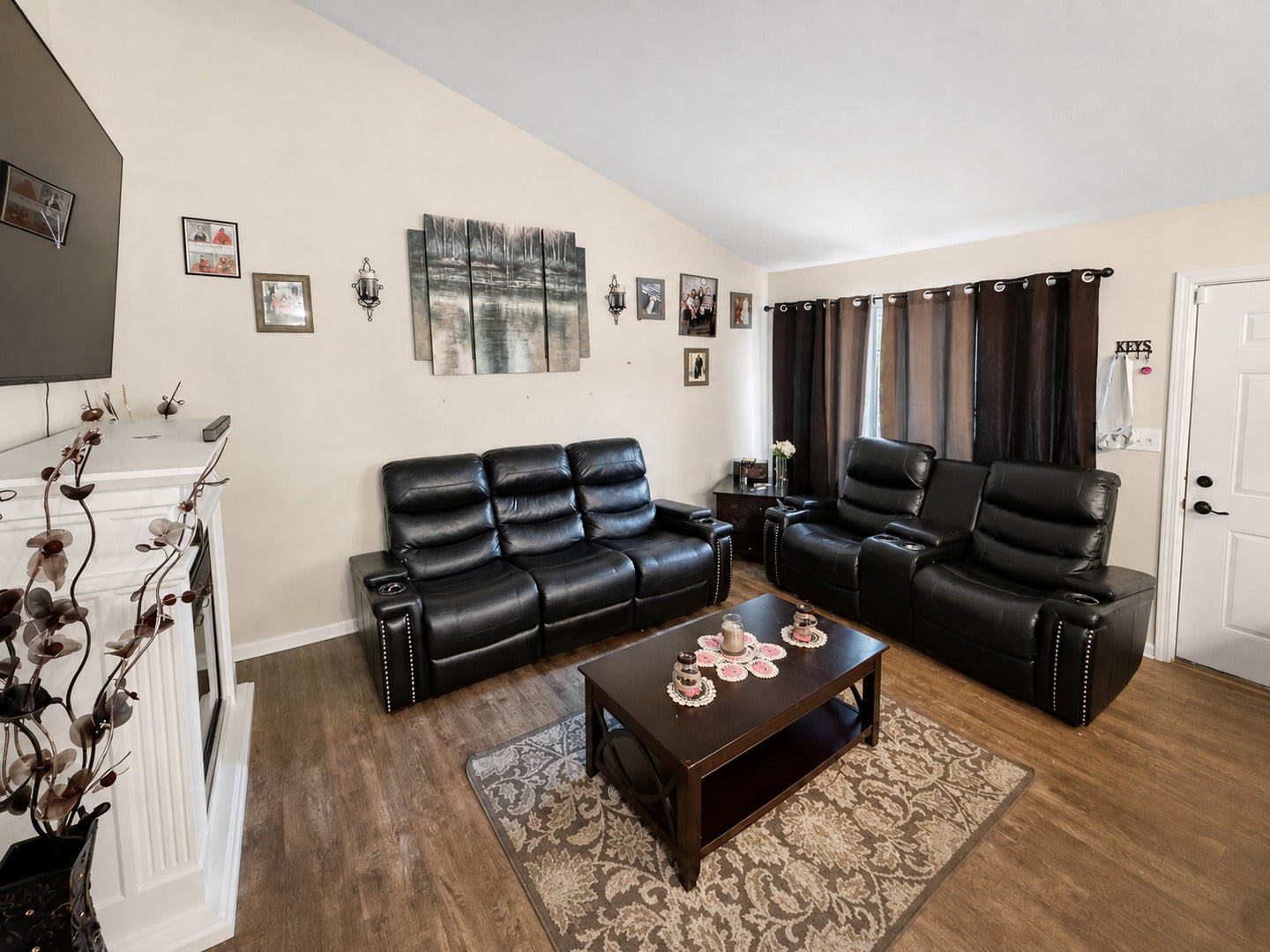 413 Wildwood Court 1