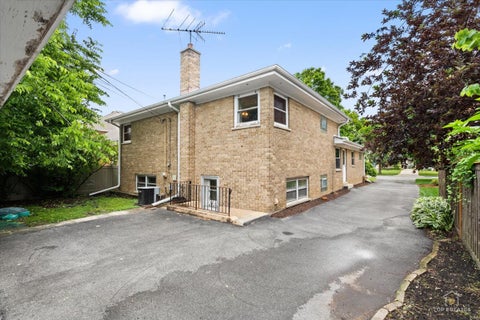 Tiny photo for 532 N Redfield Court, Park Ridge, IL 60068 (MLS # 12764986)
