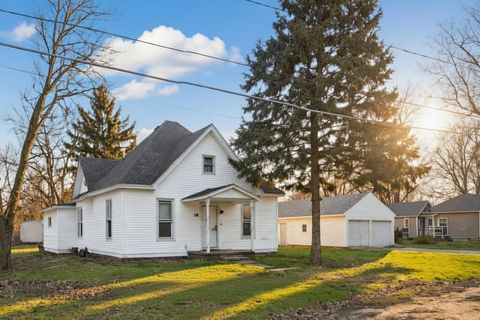 Photo of 207 E Field Street, Secor, IL 61771 (MLS # 12586385)