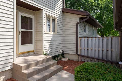 Tiny photo for 3602 Cedarwood Court, Bettendorf, IA 52722 (MLS # 12706861)