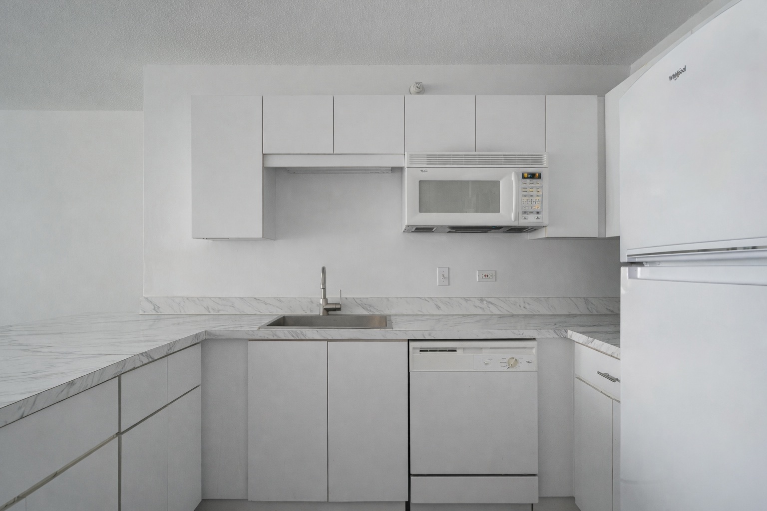 2 E Erie Street 3301