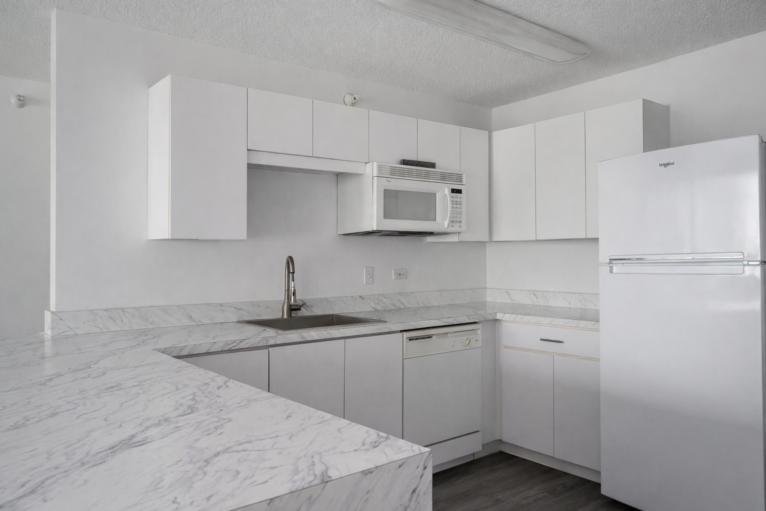 2 E Erie Street 3301