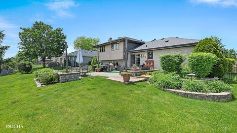 Tiny photo for 16149 Eagle Ridge Drive, Tinley Park, IL 60477 (MLS # 12651230)