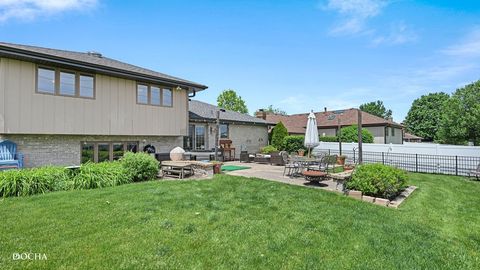 Tiny photo for 16149 Eagle Ridge Drive, Tinley Park, IL 60477 (MLS # 12651230)