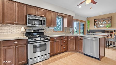 Tiny photo for 16149 Eagle Ridge Drive, Tinley Park, IL 60477 (MLS # 12651230)