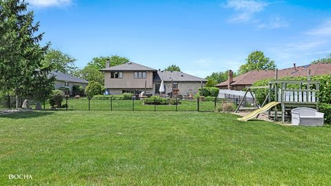 Tiny photo for 16149 Eagle Ridge Drive, Tinley Park, IL 60477 (MLS # 12651230)
